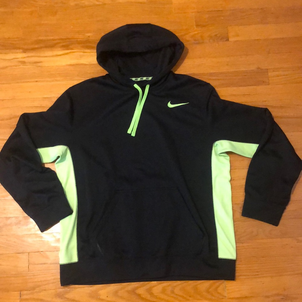 Nike therma-fit hoodie size large